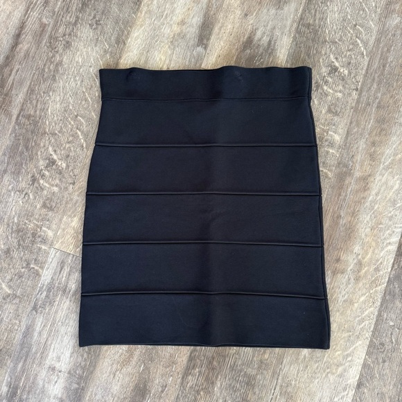 NWT! BCBG Max Azria “SIMONE" Bodycon Fitted Skirt - Picture 3 of 7